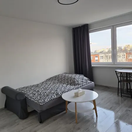 Kawalerka Mlodych Patriotow شقة