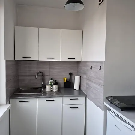 Kawalerka Mlodych Patriotow شقة *