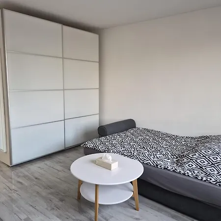 Kawalerka Mlodych Patriotow شقة