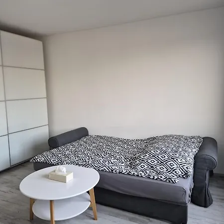 Kawalerka Mlodych Patriotow Apartment