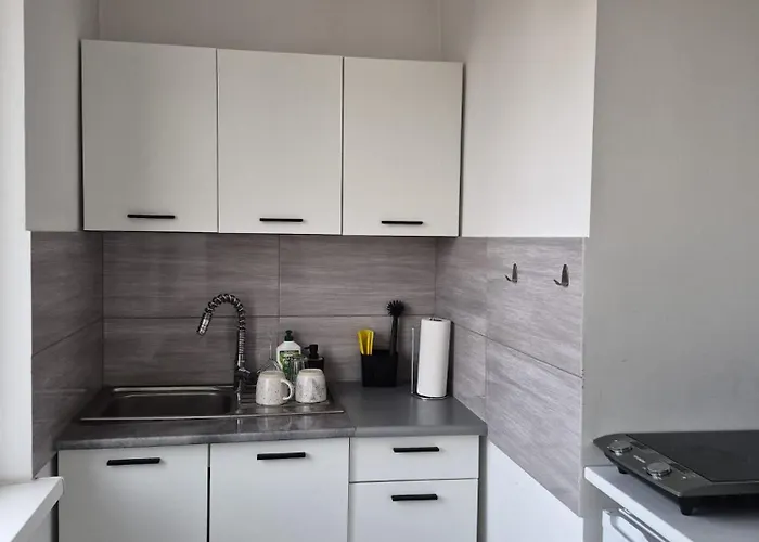 Kawalerka Mlodych Patriotow Apartment *