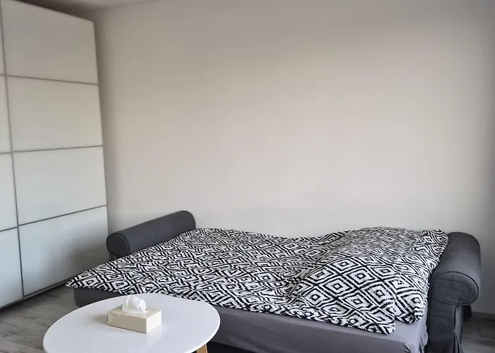 Kawalerka Mlodych Patriotow Apartment